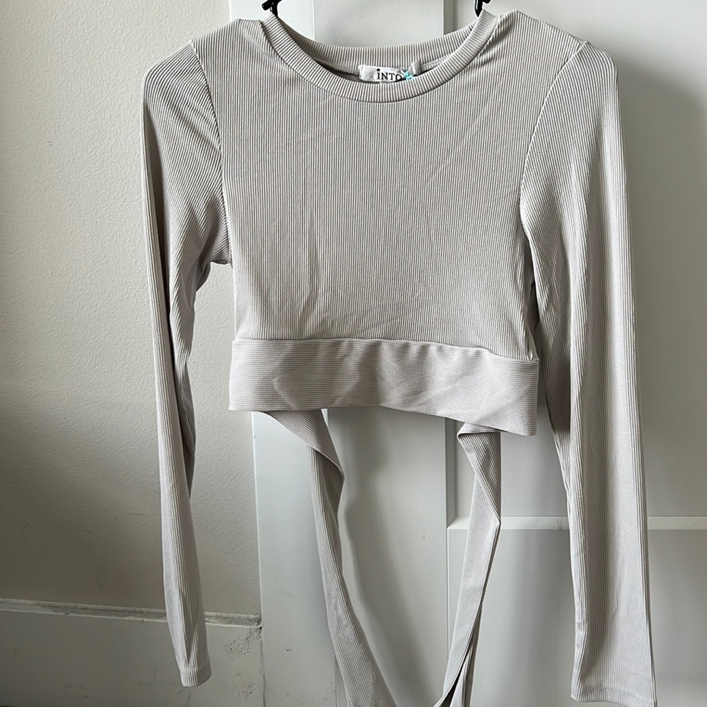 Cropped Gray Long Sleeve Top with Open Back SMALL
